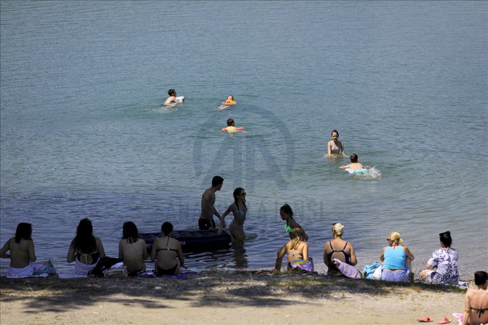 BiH: Jablaničko jezero puno kupača 