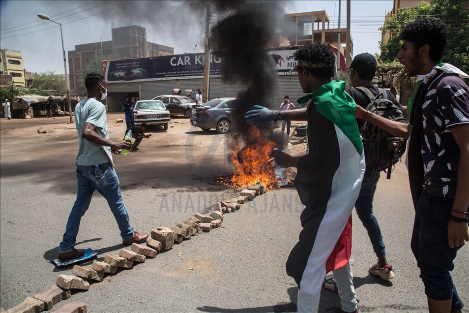السودان.. الآلاف يتظاهرون للمطالبة بـ"تصحيح مسار الثورة"