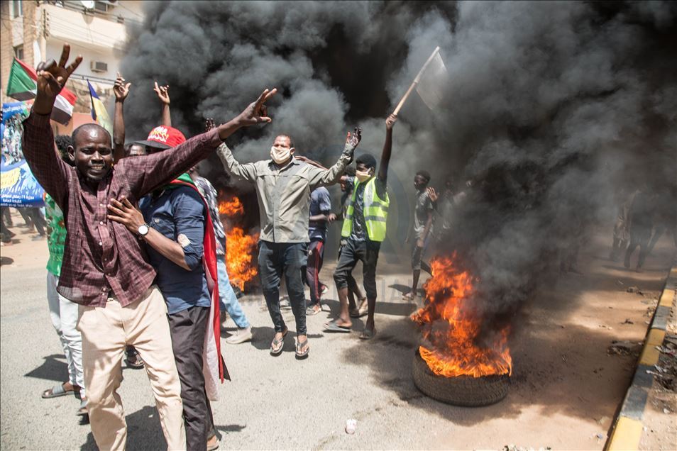 السودان.. الآلاف يتظاهرون للمطالبة بـ"تصحيح مسار الثورة"