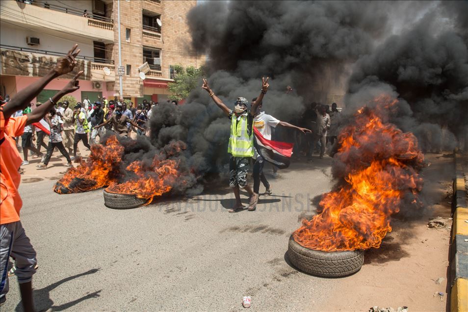 السودان.. الآلاف يتظاهرون للمطالبة بـ"تصحيح مسار الثورة"