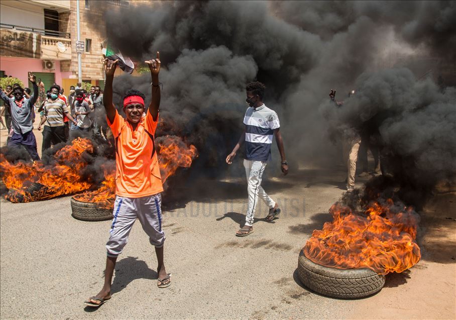 السودان.. الآلاف يتظاهرون للمطالبة بـ"تصحيح مسار الثورة"
