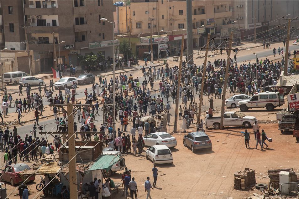 السودان.. الآلاف يتظاهرون للمطالبة بـ"تصحيح مسار الثورة"