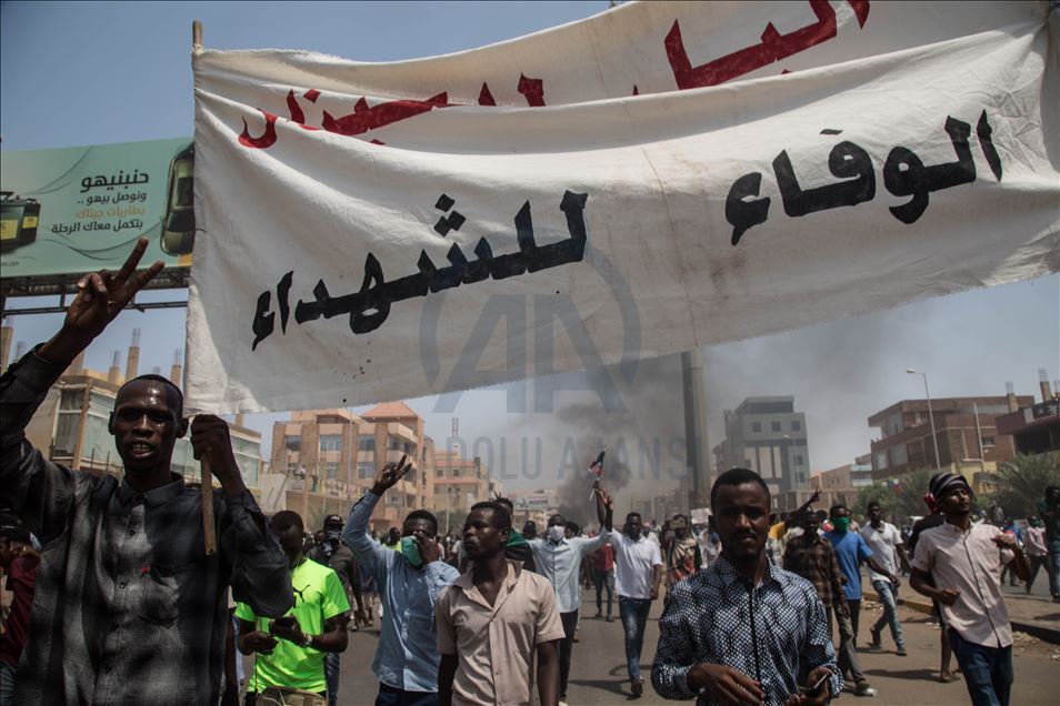 السودان.. الآلاف يتظاهرون للمطالبة بـ"تصحيح مسار الثورة"