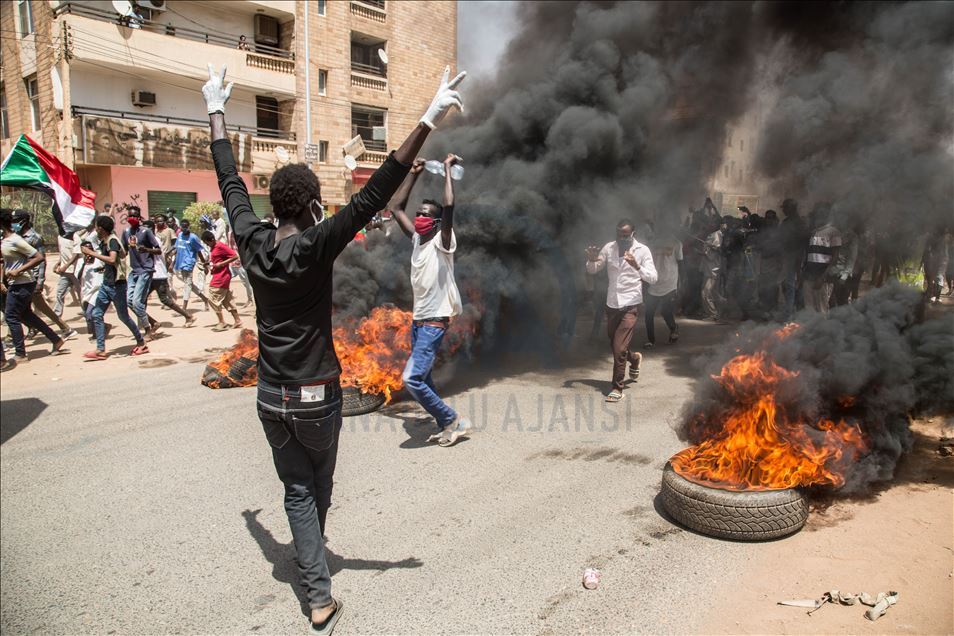 السودان.. الآلاف يتظاهرون للمطالبة بـ"تصحيح مسار الثورة"
