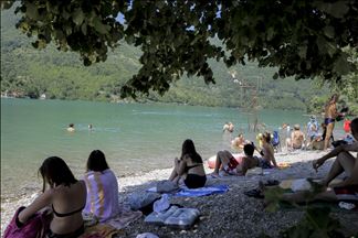 BiH: Jablaničko jezero puno kupača