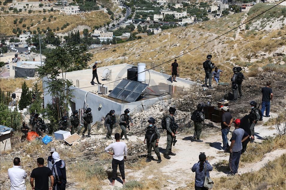 İsrail Doğu Kudüs'te Filistinlilere ait bir evi yıktı