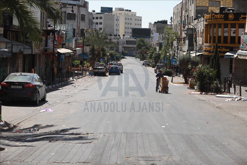 بدأ الجمعة إغلاق شامل بالضفة الغرب