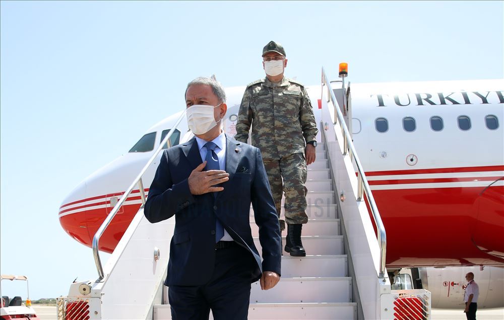 Bakan Akar ve Orgeneral Güler Libya'da