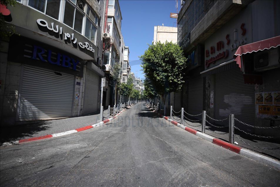 بدأ الجمعة إغلاق شامل بالضفة الغرب