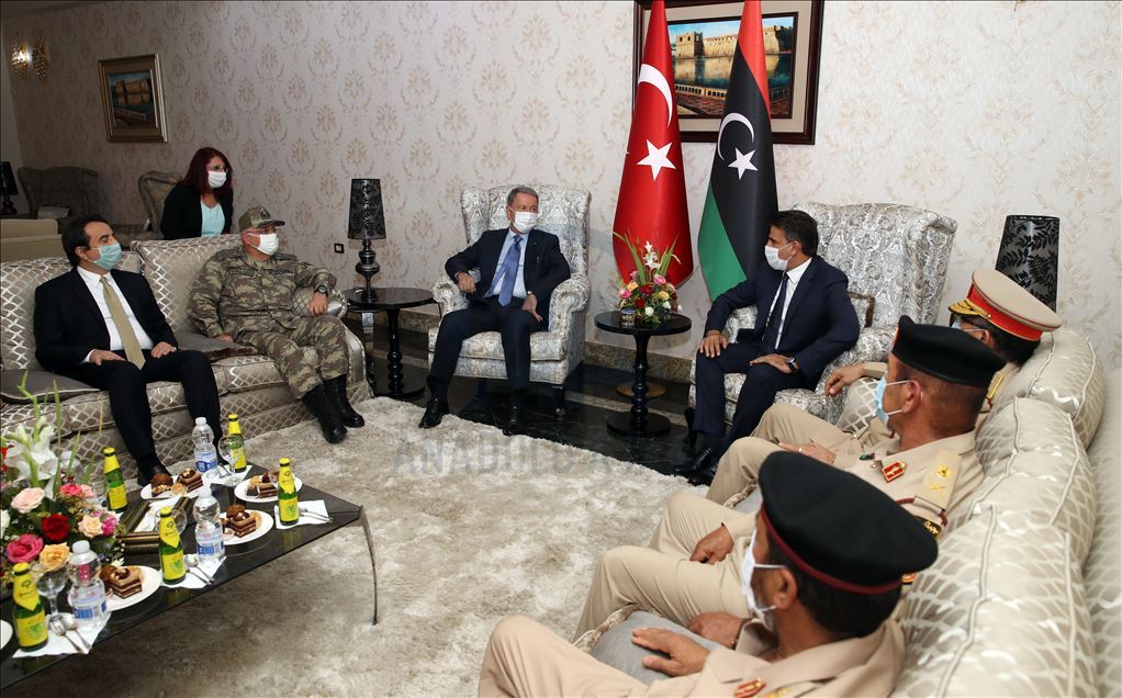 Bakan Akar ve Orgeneral Güler Libya'da