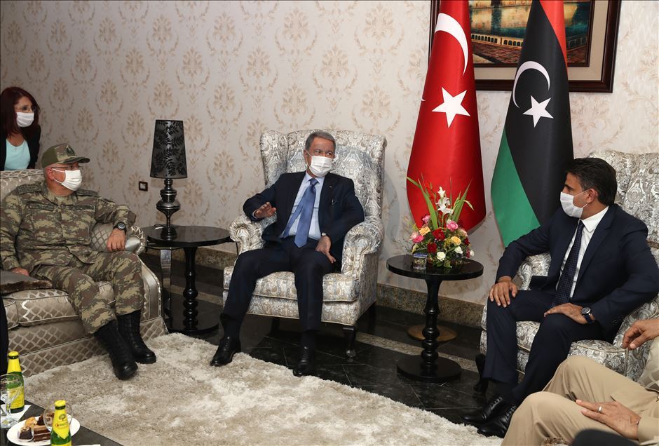 Bakan Akar ve Orgeneral Güler Libya'da