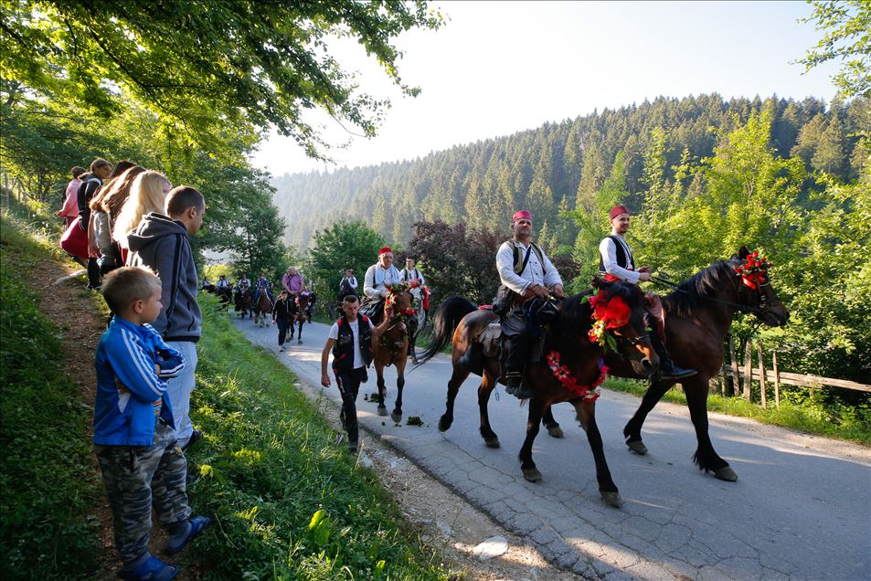 Bosna Hersek'teki 510. Ayvazdede Şenlikleri'ne katılacak atlılar Karaula'dan yola çıktı