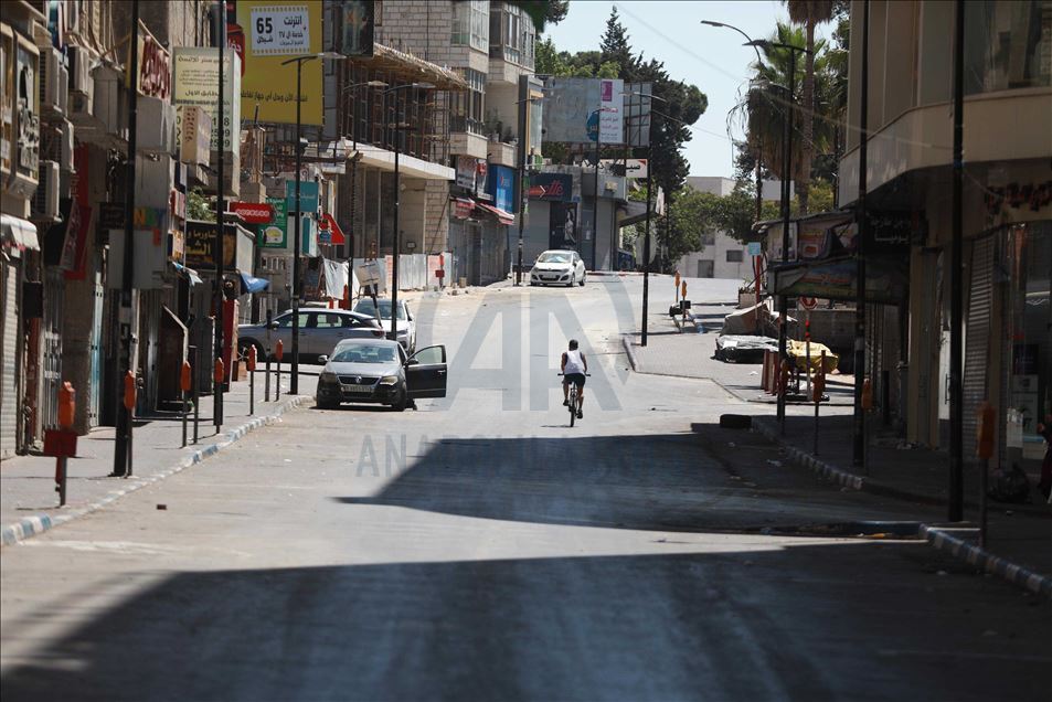 بدأ الجمعة إغلاق شامل بالضفة الغرب