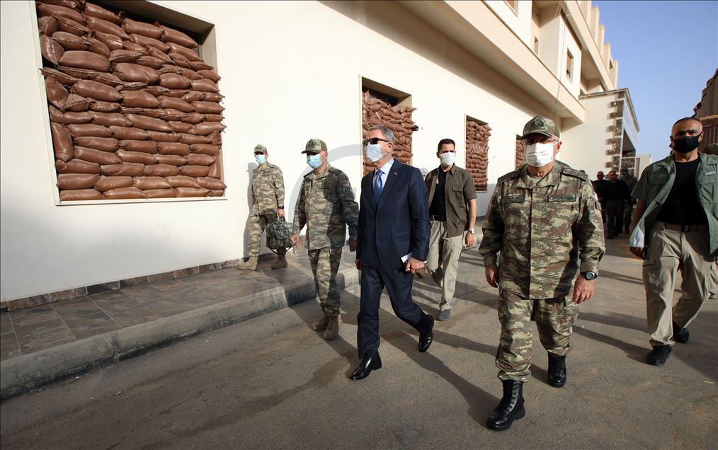 Milli Savunma Bakanı Akar Libya'da
