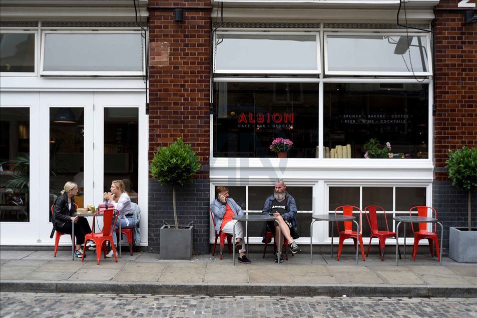 Reino Unido: restaurantes, cafeterías y bares reabren sus puertas a la población
