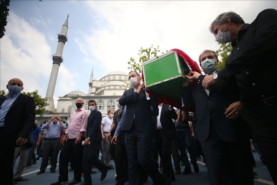 Sakarya'da havai fişek fabrikasındaki patlamada hayatını kaybeden 2 kişinin cenazeleri defnedildi
