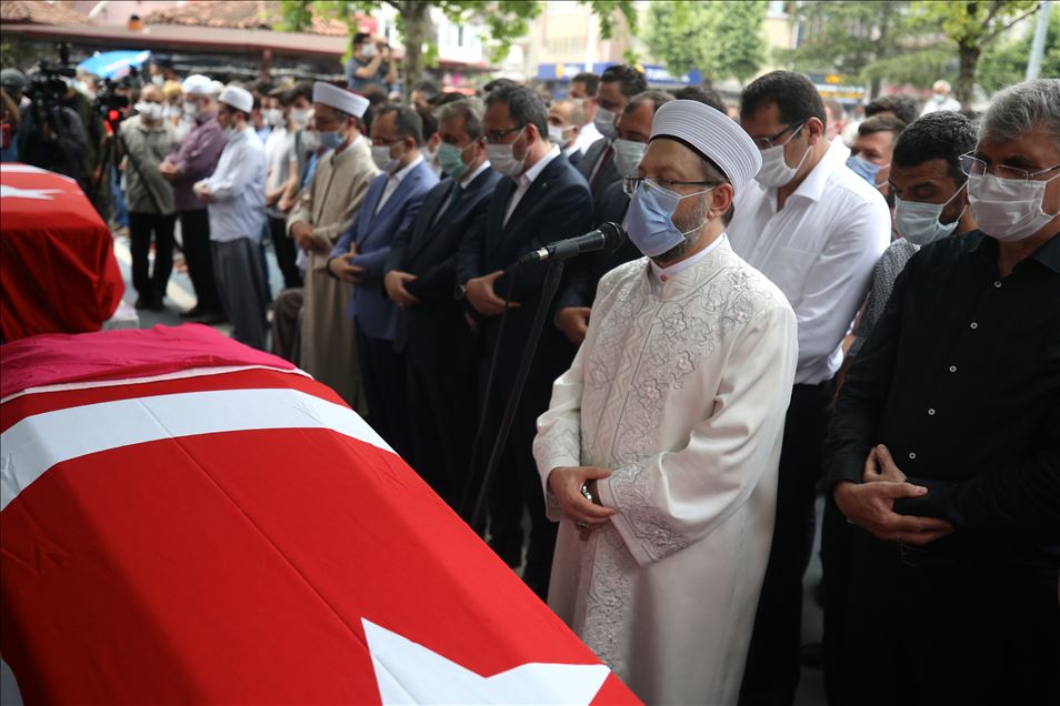 Sakarya'da havai fişek fabrikasındaki patlamada hayatını kaybeden 2 kişinin cenazeleri defnedildi