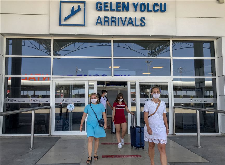 Turistlerin Türkiye'deki "sağlıklı tatil" yolculuğunu AA görüntüledi