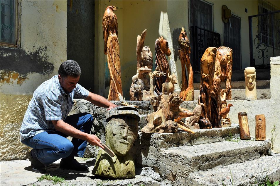 يعيد راعي تركي في ولاية موش (شرق) ال