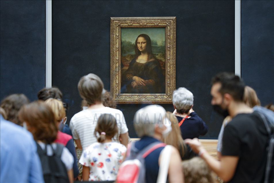 Museum Louvre di Paris kembali dibuka setelah "lockdown"