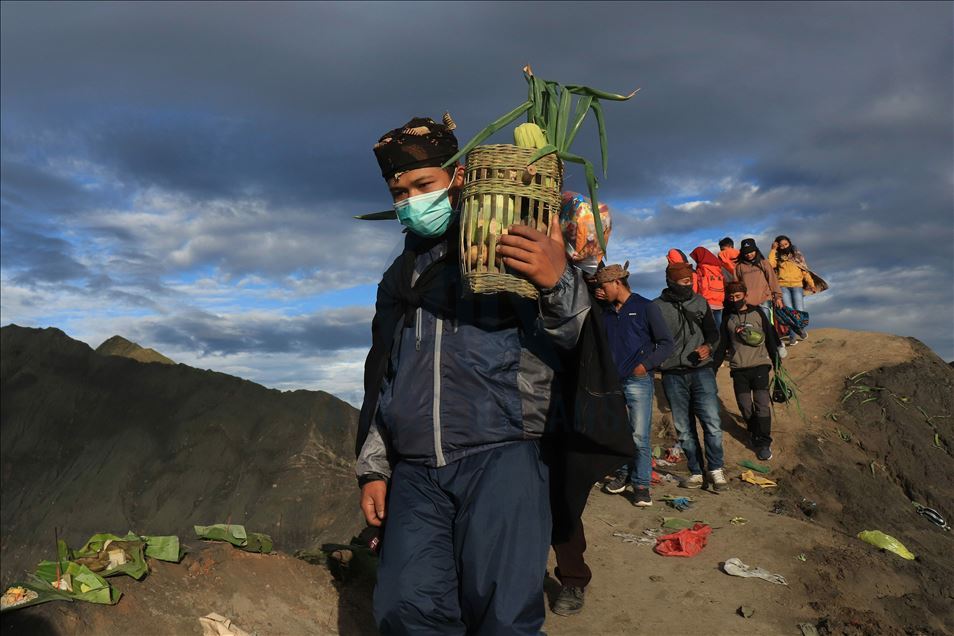 Perayaan Yadnya Kasada di tengah pandemi virus korona