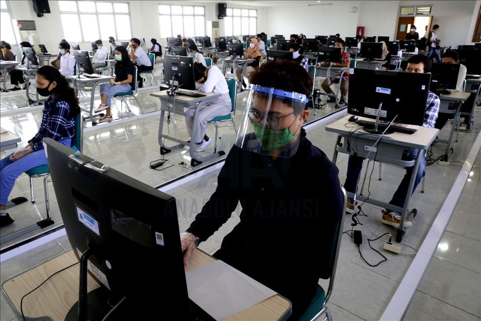 Ujian masuk perguruan tinggi di tengah pandemi