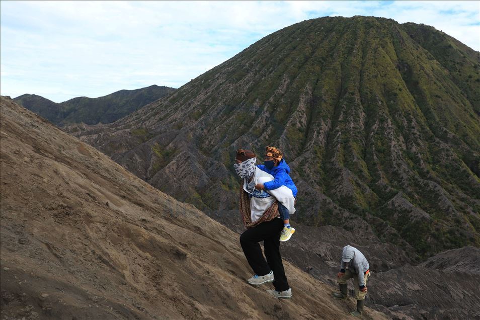 Perayaan Yadnya Kasada di tengah pandemi virus korona