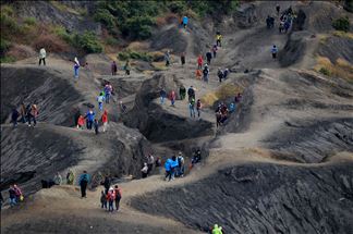 Perayaan Yadnya Kasada di Gunung Bromo