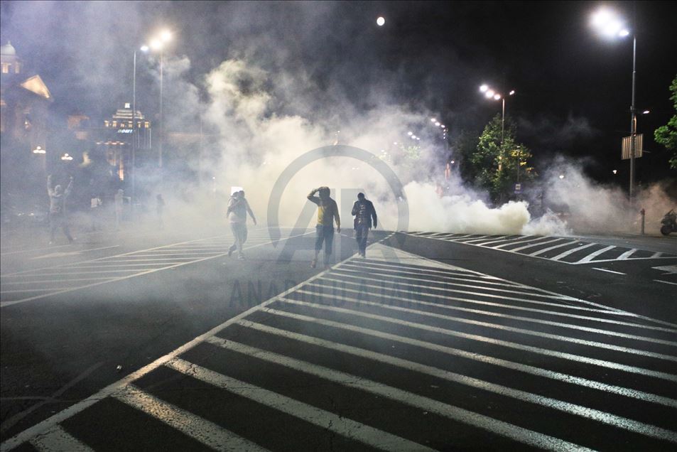 Протести во Белград