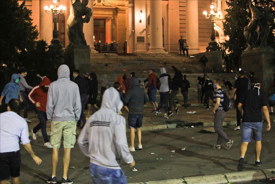 Протести во Белград
