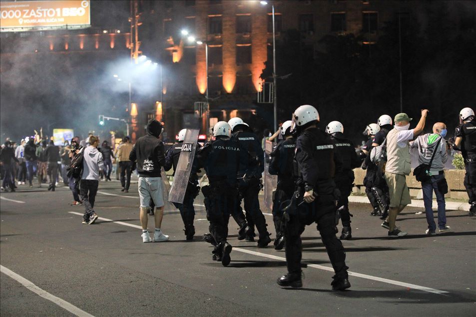 Протести во Белград
