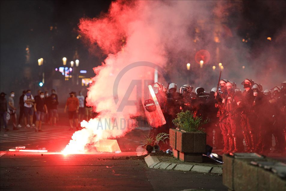 Протести во Белград