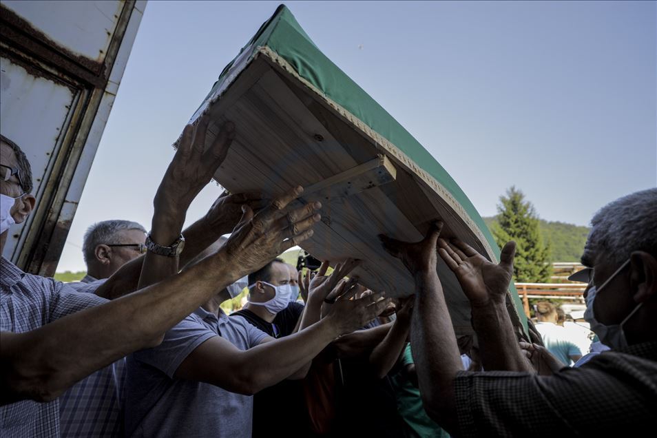 Srebrenitsa Soykırımı kurbanlarının cenazeleri Potoçari'ye ulaştı