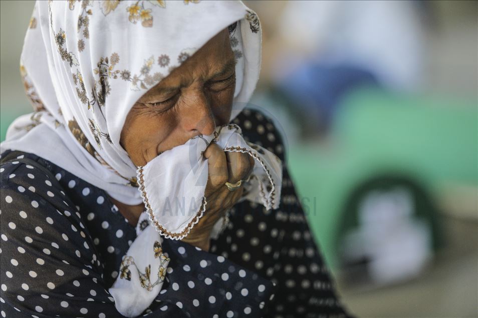 Srebrenitsa Soykırımı kurbanlarının cenazeleri Potoçari'ye ulaştı