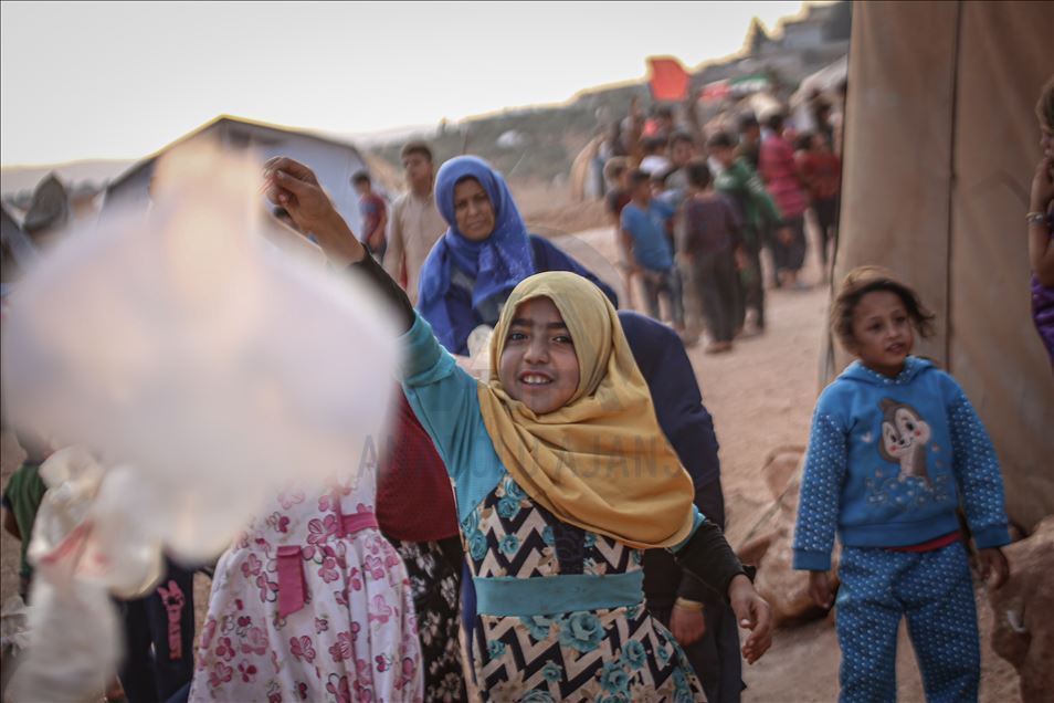 Festival layang-layang untuk anak-anak pengungsi Suriah