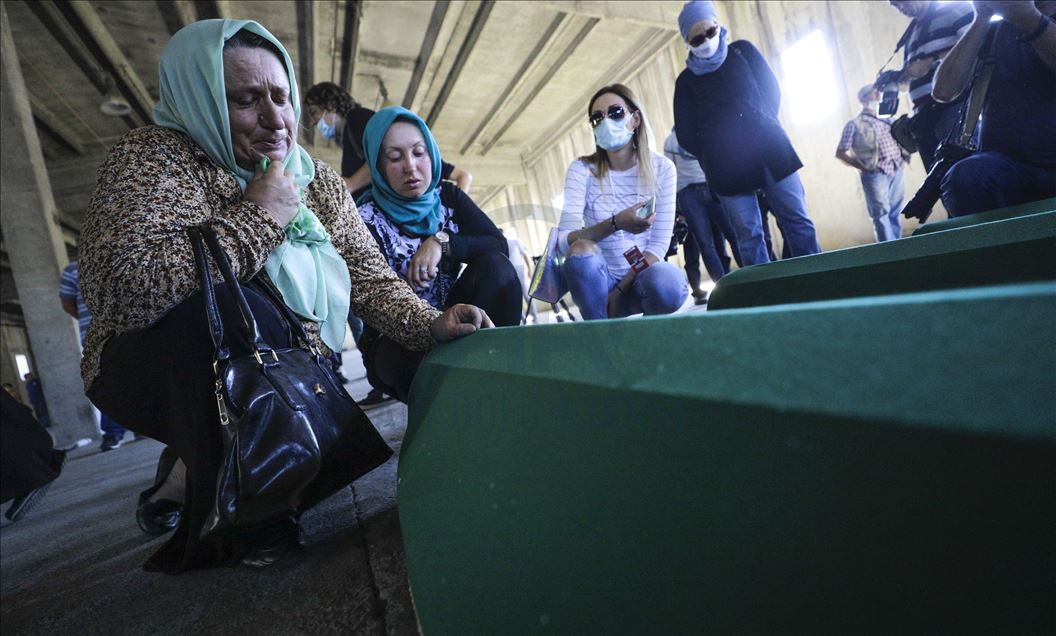 Srebrenitsa Soykırımı kurbanlarının cenazeleri Potoçari'ye ulaştı