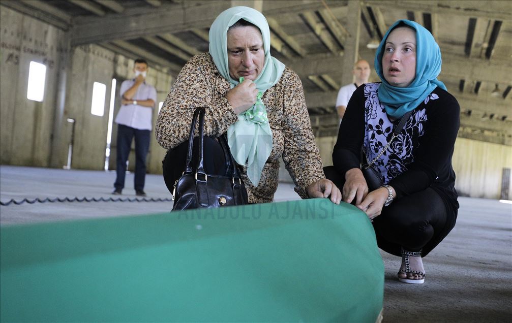 Srebrenitsa Soykırımı kurbanlarının cenazeleri Potoçari'ye ulaştı