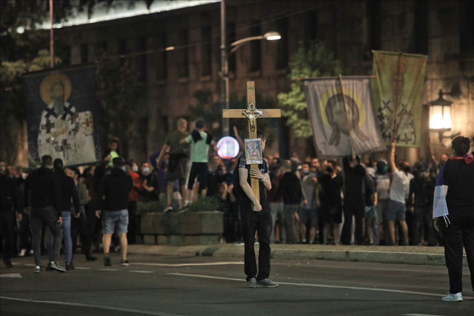 Covid-19 measures protested in Serbia
