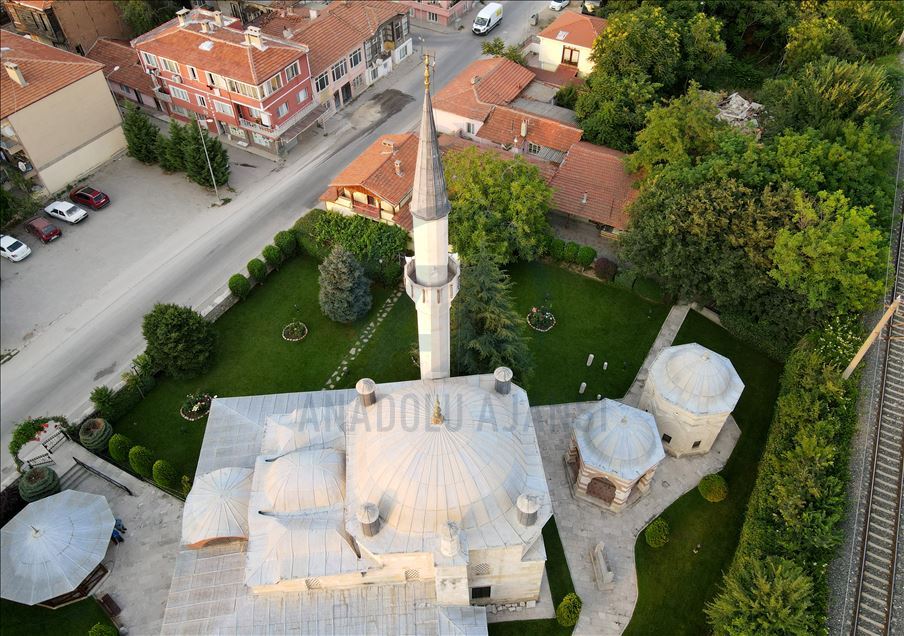 Edirne'deki "çevreci cami" cemaatinin desteğiyle güzelleşiyor