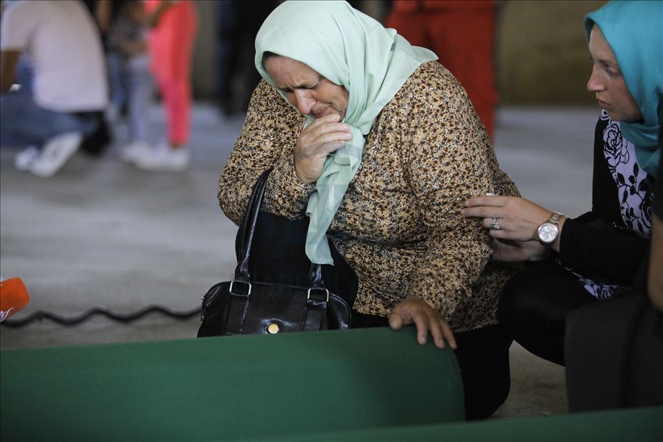 Srebrenitsa Soykırımı kurbanlarının cenazeleri Potoçari'ye ulaştı