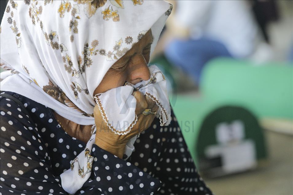 Srebrenitsa Soykırımı kurbanlarının cenazeleri Potoçari'ye ulaştı