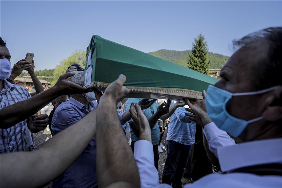 Srebrenitsa Soykırımı kurbanlarının cenazeleri Potoçari'ye ulaştı