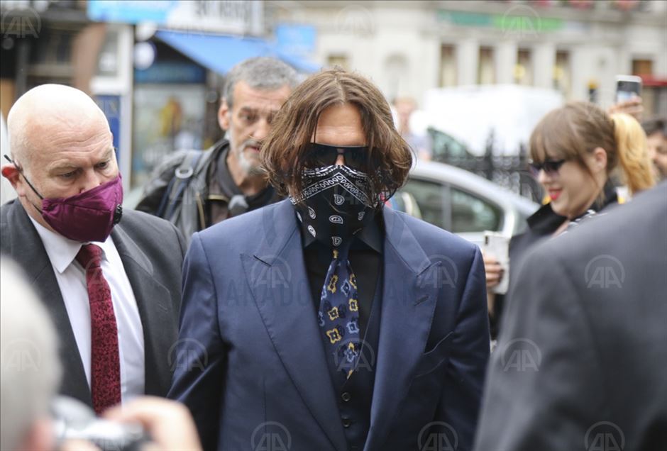 Tras difamación Johnny Depp llega a la corte en juicio contra el diario "The Sun"