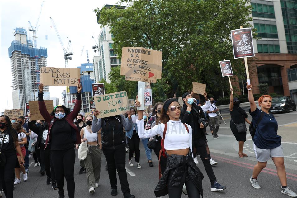 Londra'da ırkçılık karşıtı gösteri