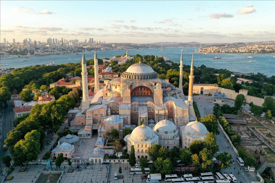 Turquía: La histórica mezquita - museo Santa Sofía reabre sus puertas al público