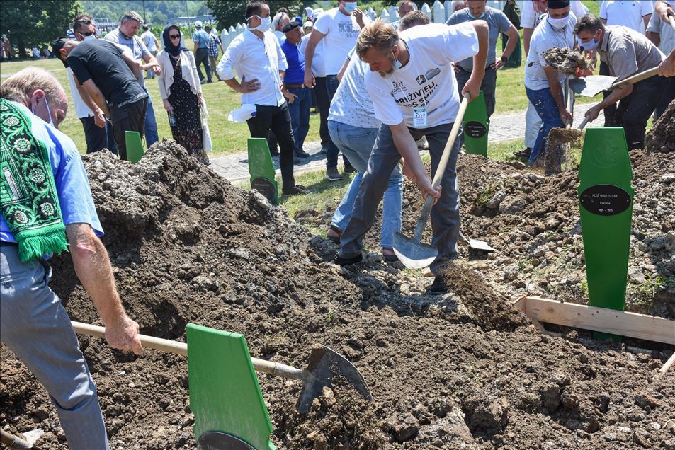 9 Srebrenica Genocide victims' burial