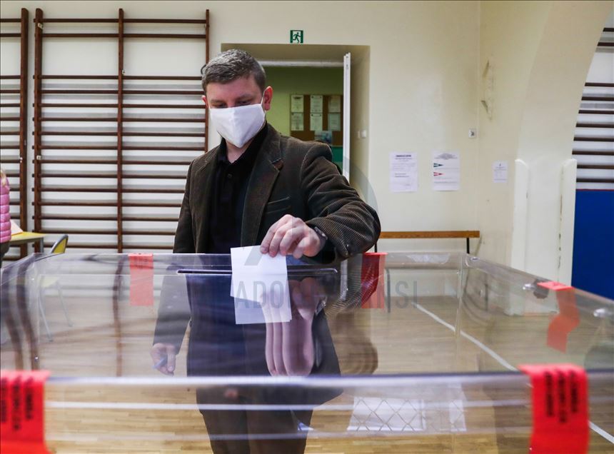 بولندا.. انطلاق الجولة الثانية من الانتخابات الرئاسية
