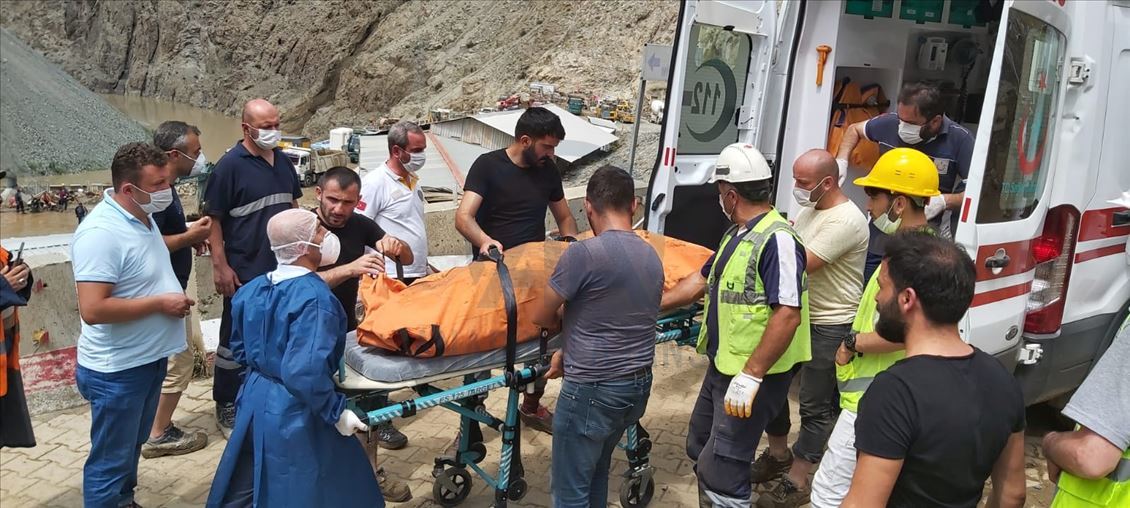 Artvin'deki selde kaybolan 3 kişinin cansız bedenine ulaşıldı