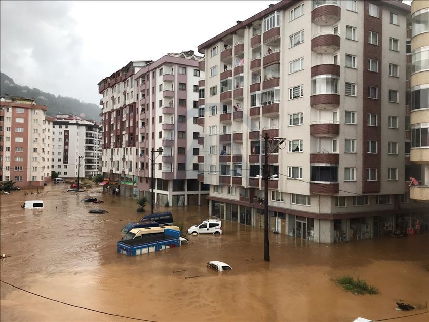 Rize'de şiddetli yağış