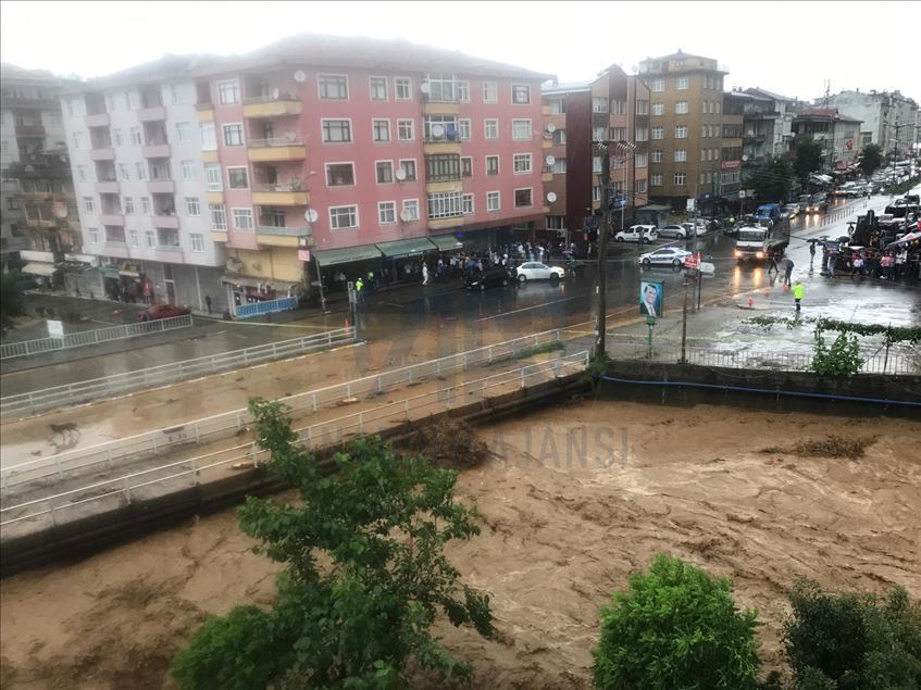 Rize'de şiddetli yağış